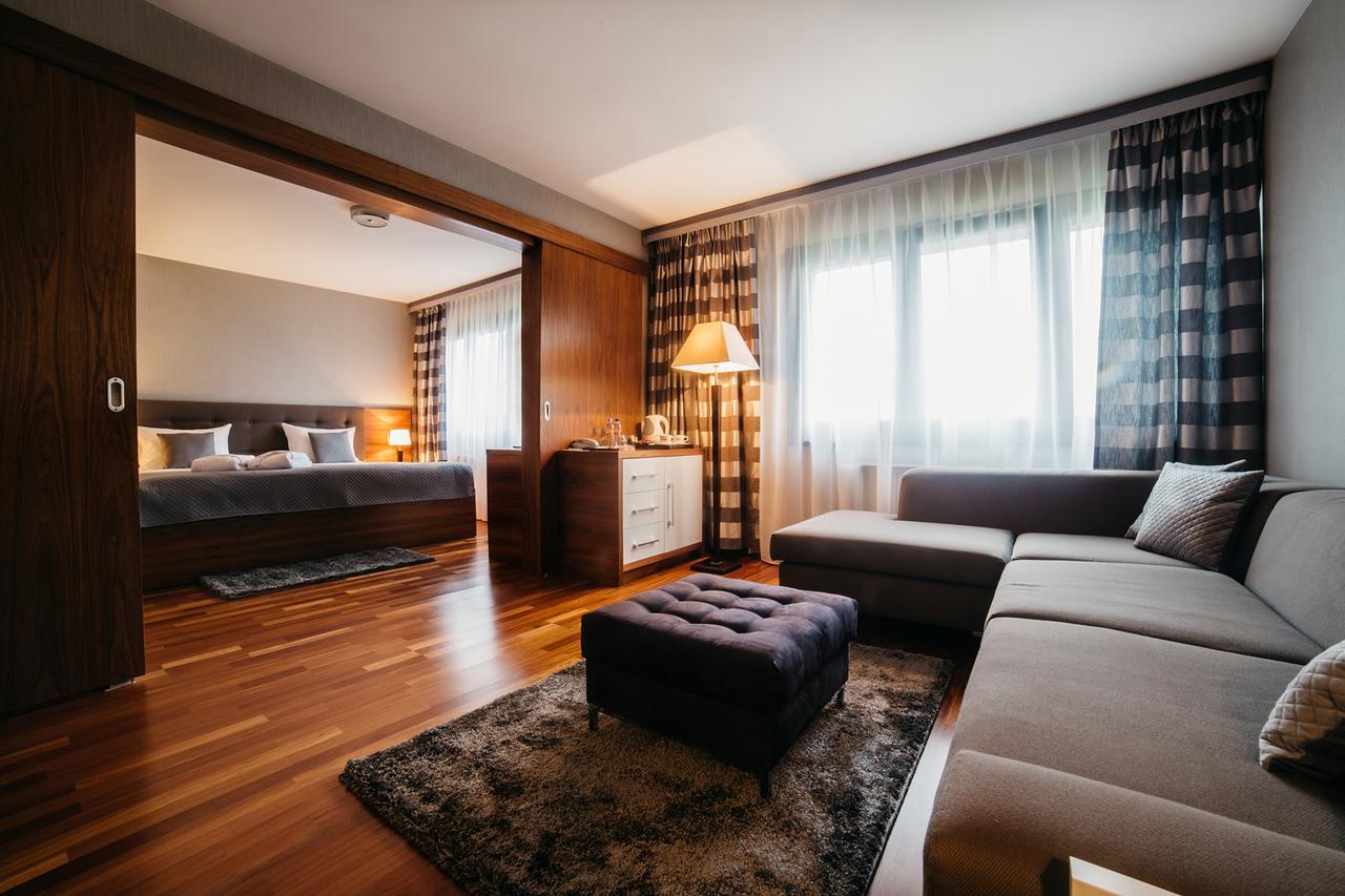 Omega Hotel Ольштын Экстерьер фото